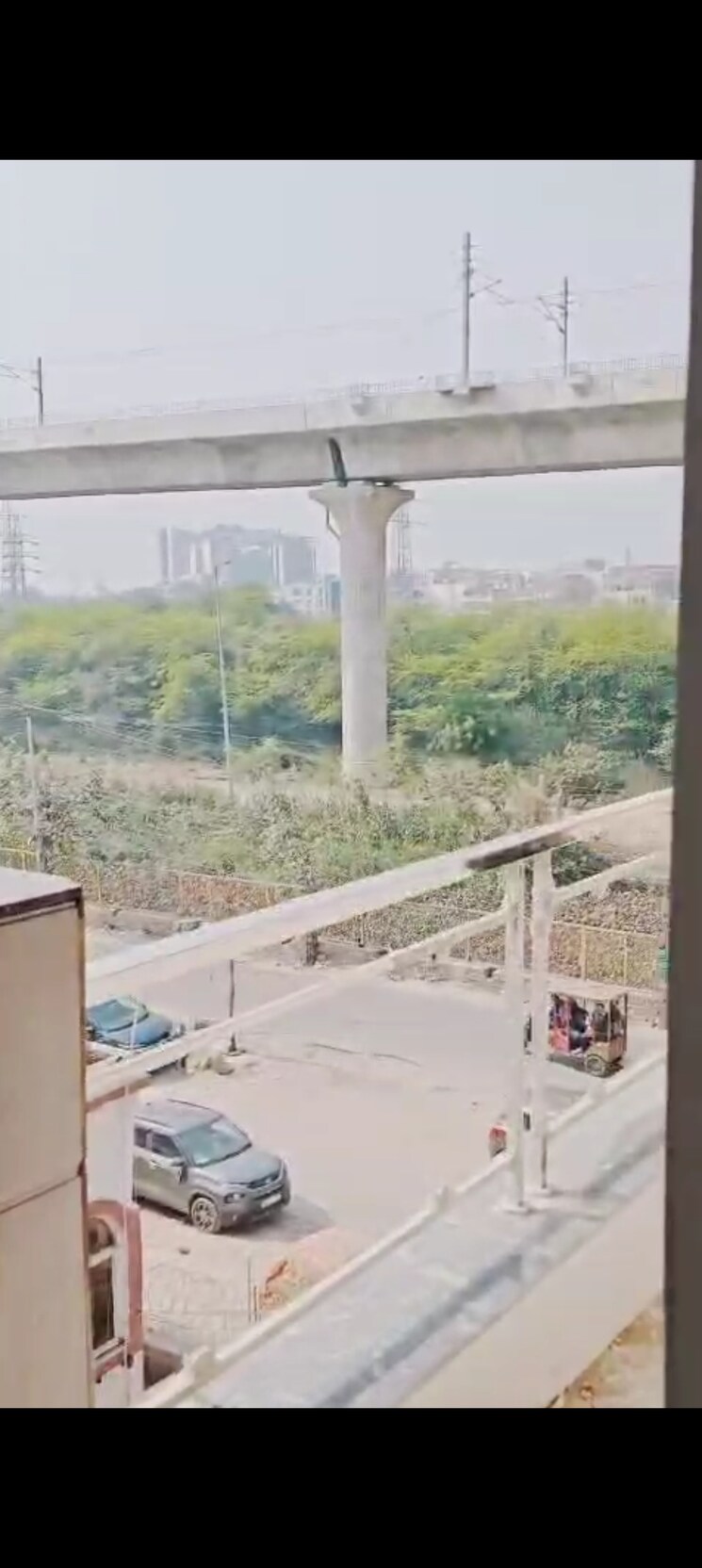 Balcony, new ashok nagar 3 Bedroom 80 Sq.Yd. Builder Floor In New Ashok Nagar Delhi 8385848