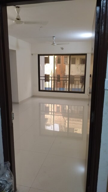 Room in 1 BHK Apartment at Deepak Jyoti Old, Parel – for Rent