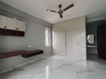Room in 3 BHK Builder Floor at Hsr Layout – for Rent