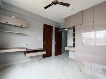 Room in 3 BHK Builder Floor at Hsr Layout – for Rent