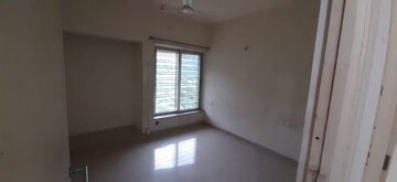 Room in 2 BHK Apartment at Kalpataru Hills, Manpada – for Rent