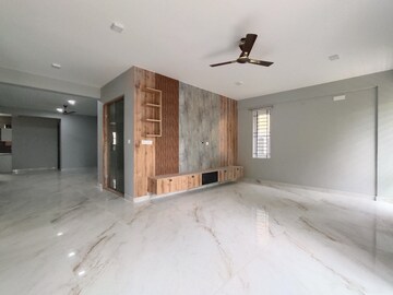 Room in 3 BHK Builder Floor at Hsr Layout – for Rent