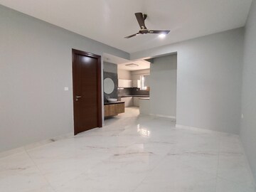 Room in 3 BHK Builder Floor at Hsr Layout – for Rent