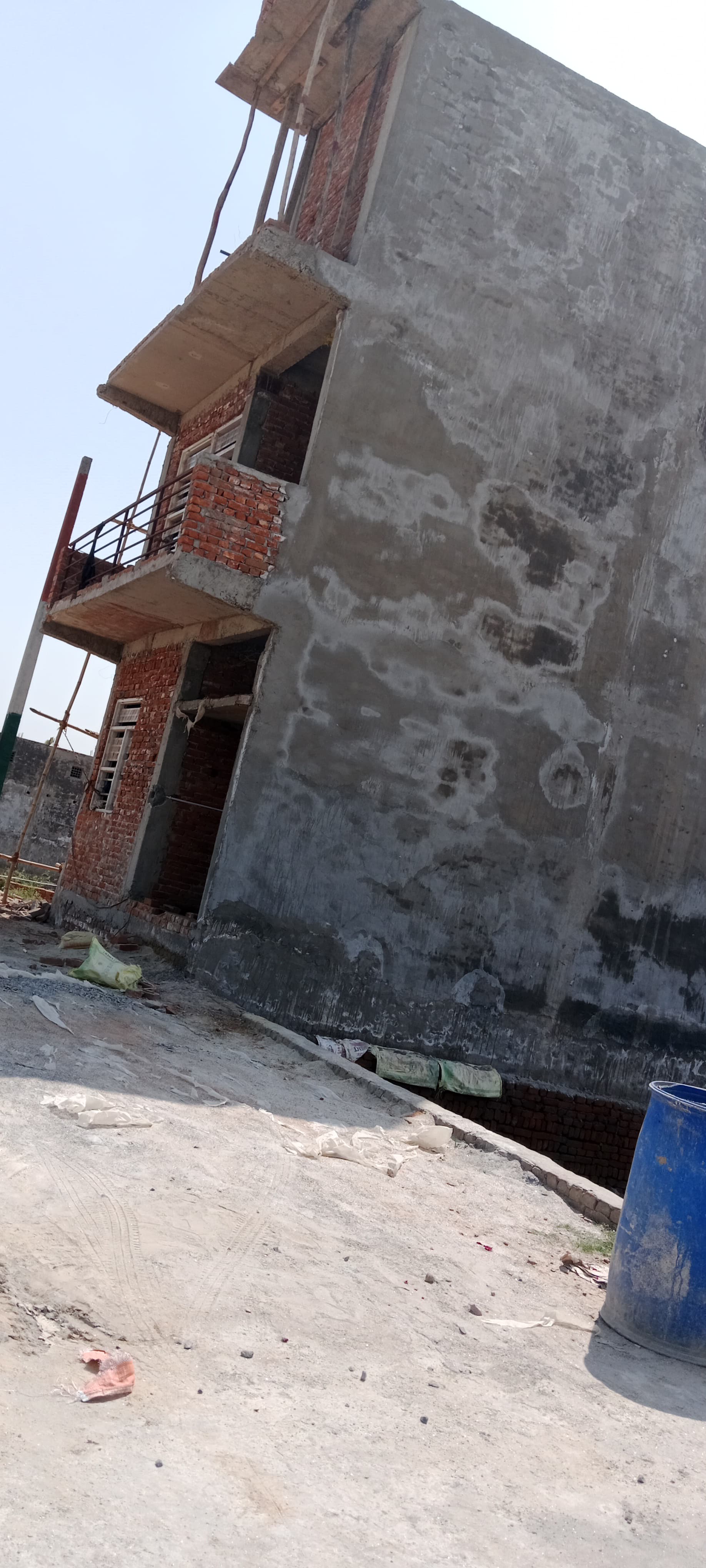 Plot For Sale in Mk Propty 