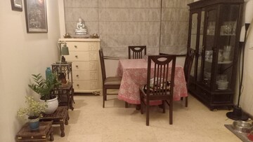 Living Room in 3.5 BHK Builder Floor at Auram Floor, South City 2 – for Rent