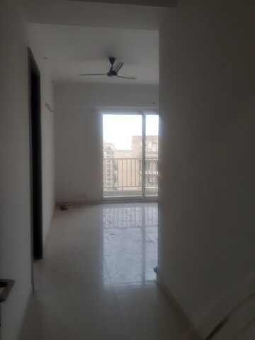 Room in 3 BHK Apartment at Saya Zion, Sector 4 Greater Noida – for Rent