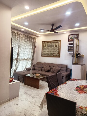1 BHK Apartment For Rent in Mahada Building, Malad West