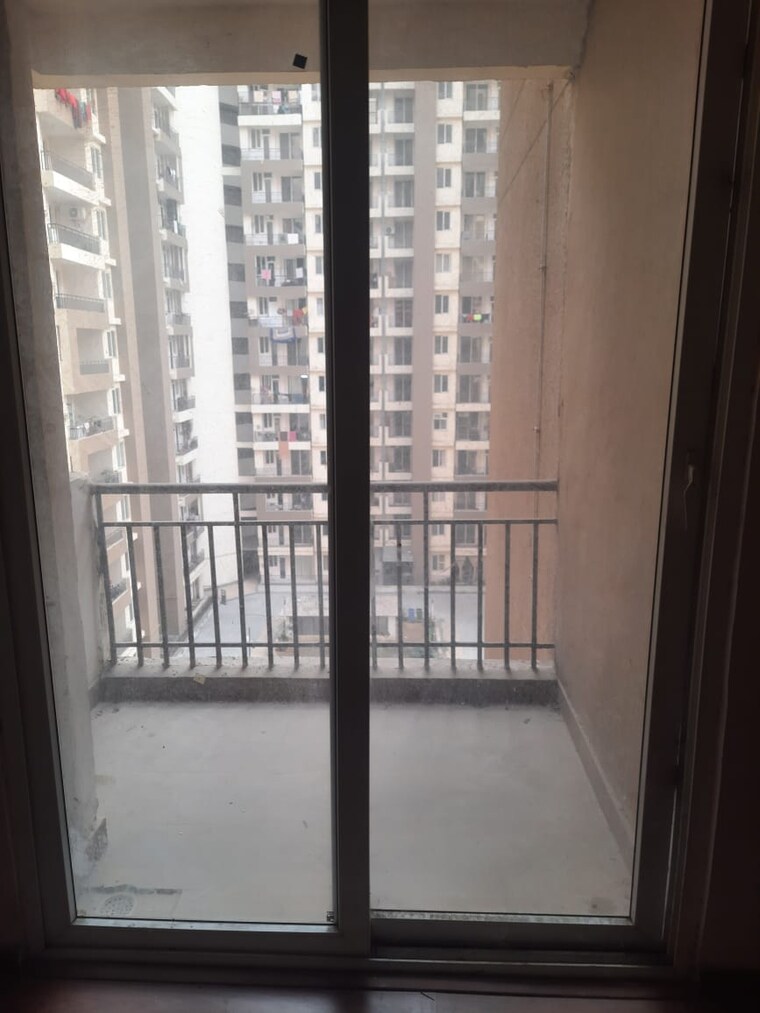 Room, amrapali-golf-homes 2 Bedroom 1100 Sq.Ft. Apartment In Sector 4 Greater Noida Greater Noida 8386411