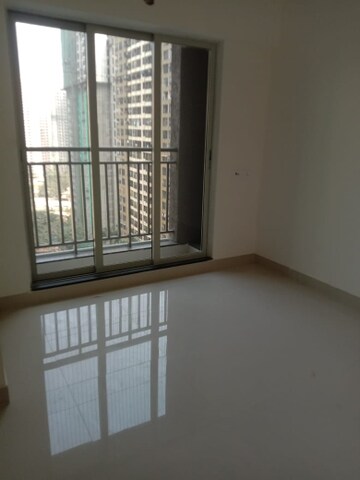 Room in 4 BHK Apartment at Piramal Vaikunth, Balkum Pada – for Sale