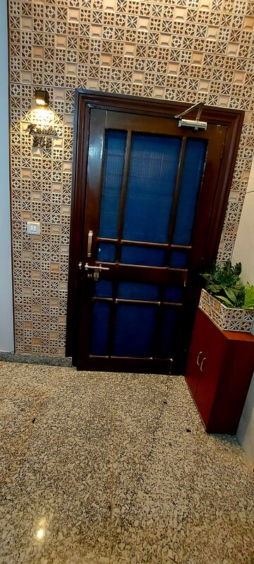 Furnished Amenities in 2 BHK Builder Floor at Aman Vihar – for Rent