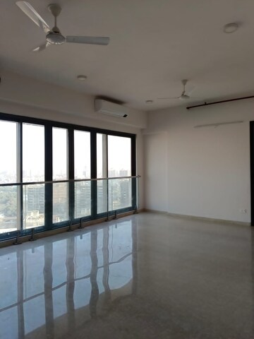 Room in 4 BHK Apartment at Adani Ten BKC, Bandra East – for Rent
