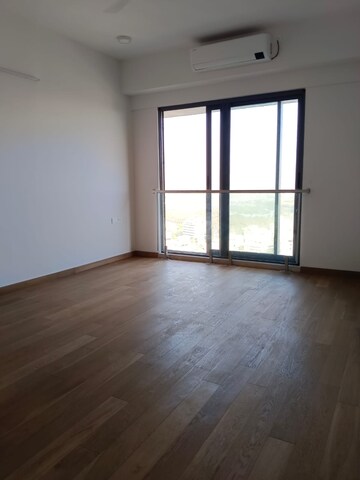 Room in 4 BHK Apartment at Adani Ten BKC, Bandra East – for Rent