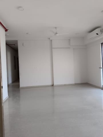 Room in 4 BHK Apartment at Adani Ten BKC, Bandra East – for Rent