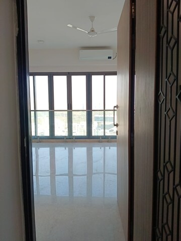 Room in 4 BHK Apartment at Adani Ten BKC, Bandra East – for Rent