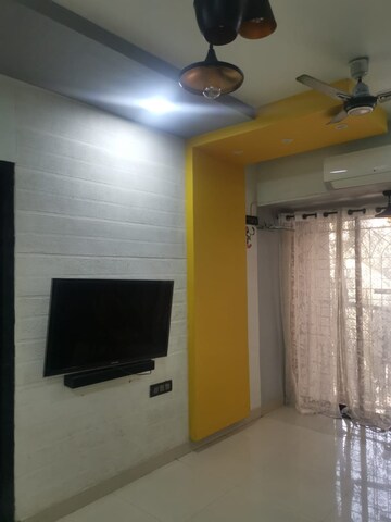 Room in 2 BHK Apartment at Hiranandani Estate, Ghodbunder Road – for Rent