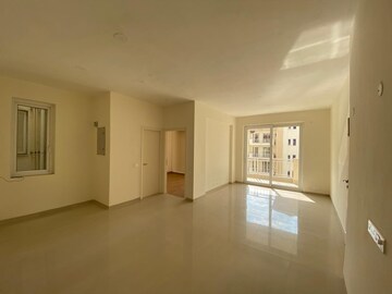 Room in 3 BHK Apartment at Emaar Palm Hills, Sector 77 – for Rent