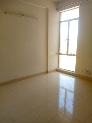 Room in 2 BHK Apartment at Conscient Habitat, Sector 99a – for Rent