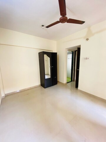 Room in 1 BHK Apartment at UK Iridium, Kandivali East – for Rent