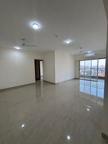 Room in 3 BHK Apartment at Supreme Estia Phase 1, Baner – for Rent