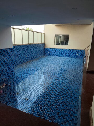 Bedroom in 3 BHK Apartment at Gomti Nagar – for Rent