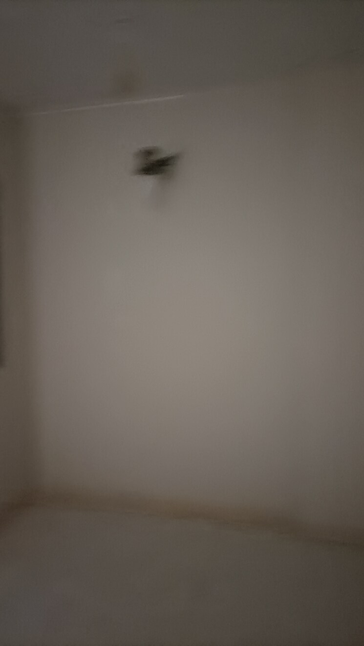 Room, paschim vihar 3 Bedroom 100 Sq.Yd. Builder Floor In Paschim Vihar Delhi 8386290