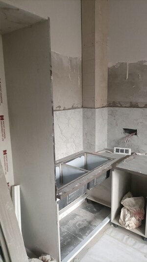 Room in 3 BHK Builder Floor at Paschim Vihar – for Sale