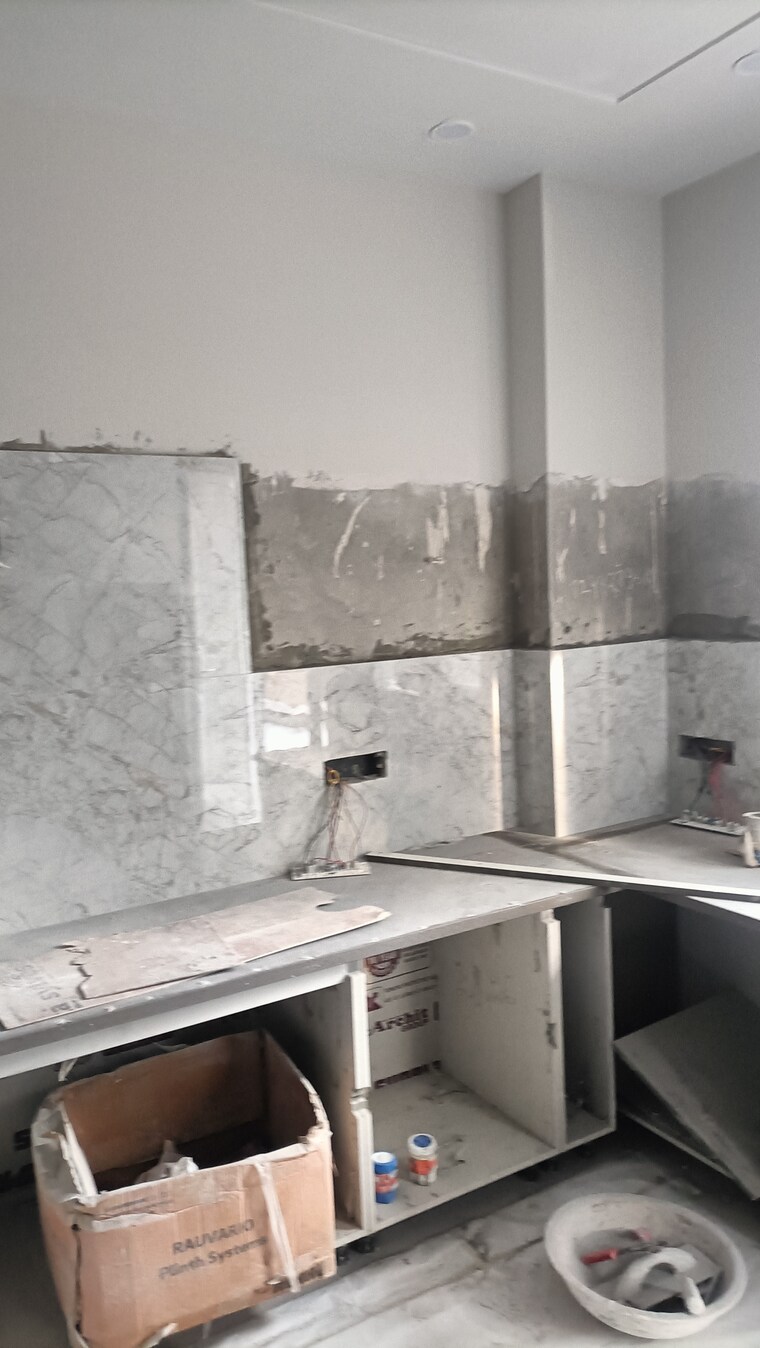 Kitchen, paschim vihar 3 Bedroom 100 Sq.Yd. Builder Floor In Paschim Vihar Delhi 8386290