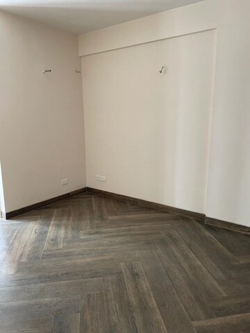 Room in 2 BHK Apartment at Wave Executive Floors, Wave City – for Rent