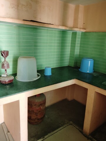Kitchen in 1.5 BHK Independent House at Aliganj – for Rent