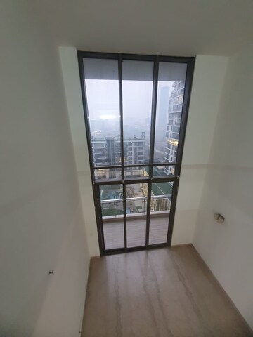 Room in 4 BHK Apartment at M3M Golf Estate, Sector 65 – for Rent