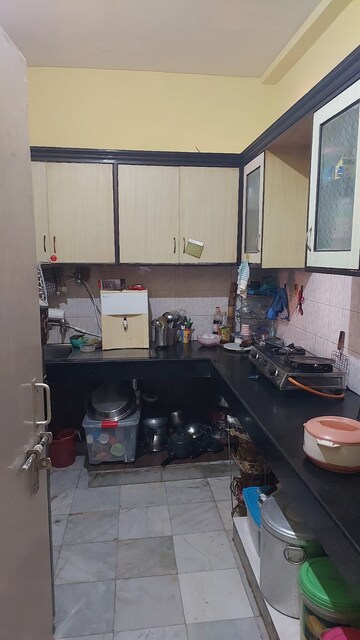 Kitchen in 2.5 BHK Builder Floor at SS Mayfield Gardens, Sector 51 – for Rent