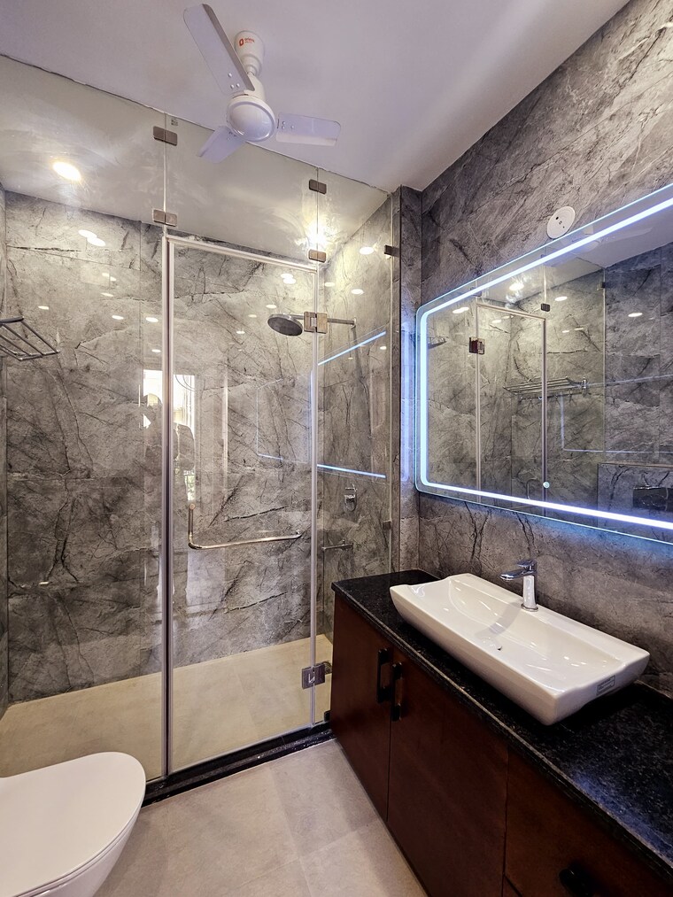 Bathroom, auram-floor 4 Bedroom 240 Sq.Yd. Builder Floor In South City 2 Gurgaon 8386324