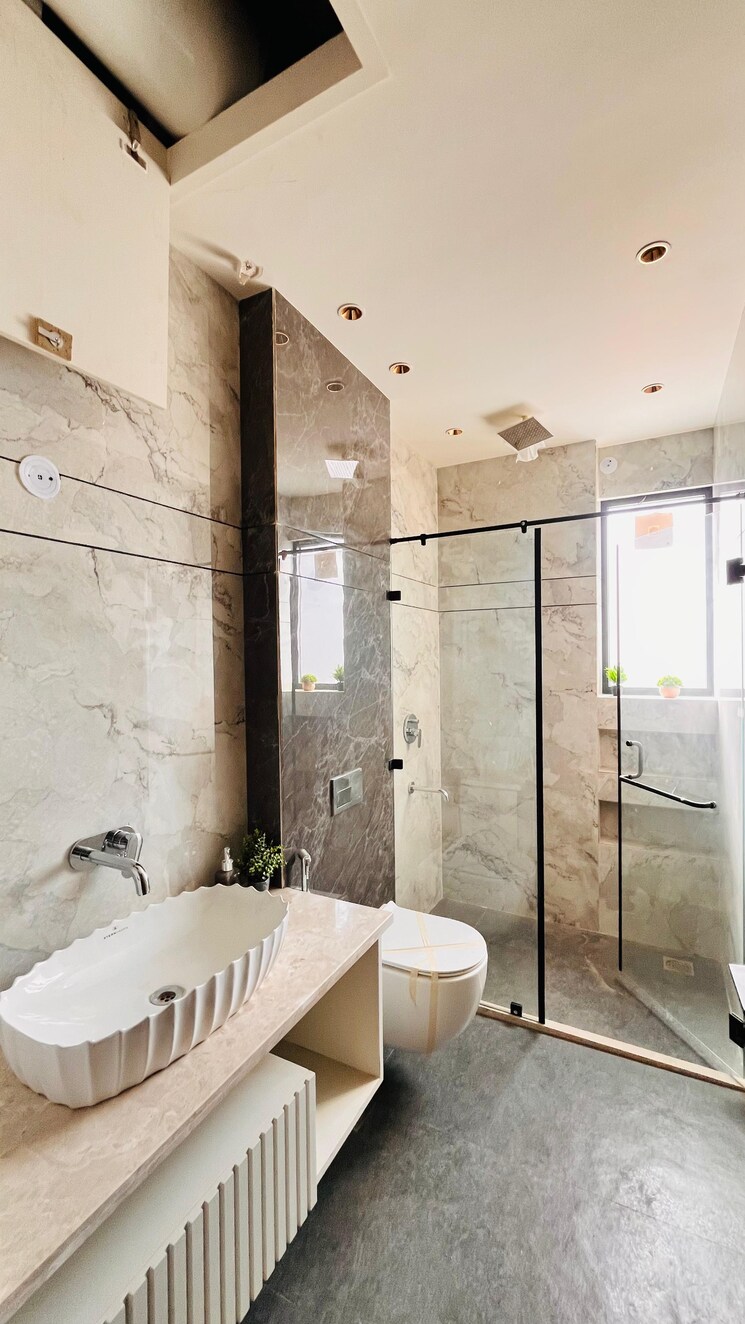 Bathroom, auram-floor 4 Bedroom 240 Sq.Yd. Builder Floor In South City 2 Gurgaon 8386324