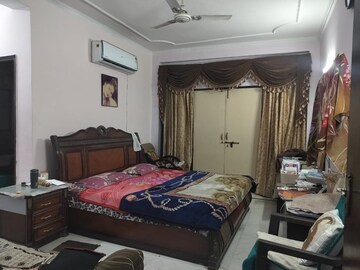 Bedroom in 3 BHK Builder Floor at SS Mayfield Gardens, Sector 51 – for Rent