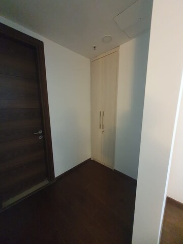 Room in 4 BHK Apartment at M3M Golf Estate, Sector 65 – for Rent
