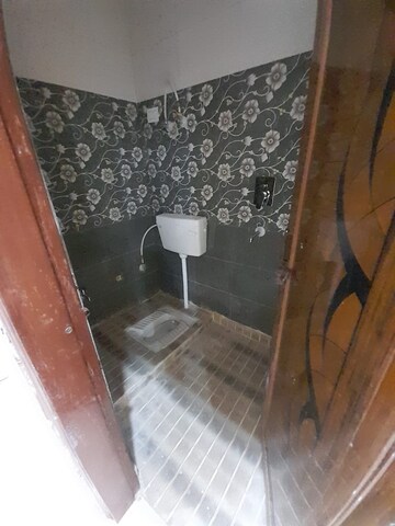 Furnished Amenities in 3 BHK Builder Floor at Dwarka Mor – for Rent