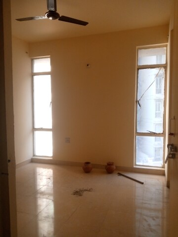 Room in 2 BHK Apartment at Conscient Habitat, Sector 99a – for Rent