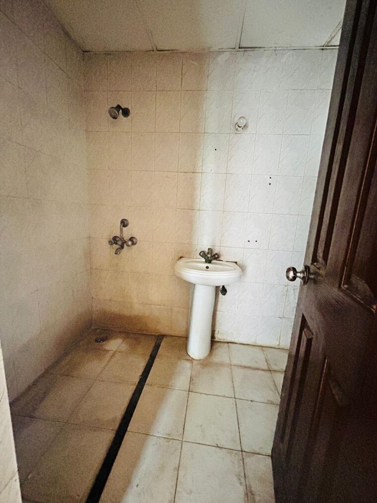 Bathroom, tdi-city-kingsbury 3 Bedroom 1625 Sq.Ft. Apartment In Kundli Sonipat 8386461
