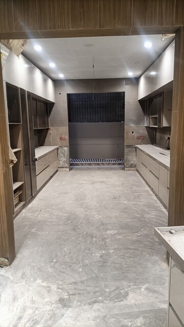Room in 3.5 BHK Builder Floor at Paschim Vihar – for Sale