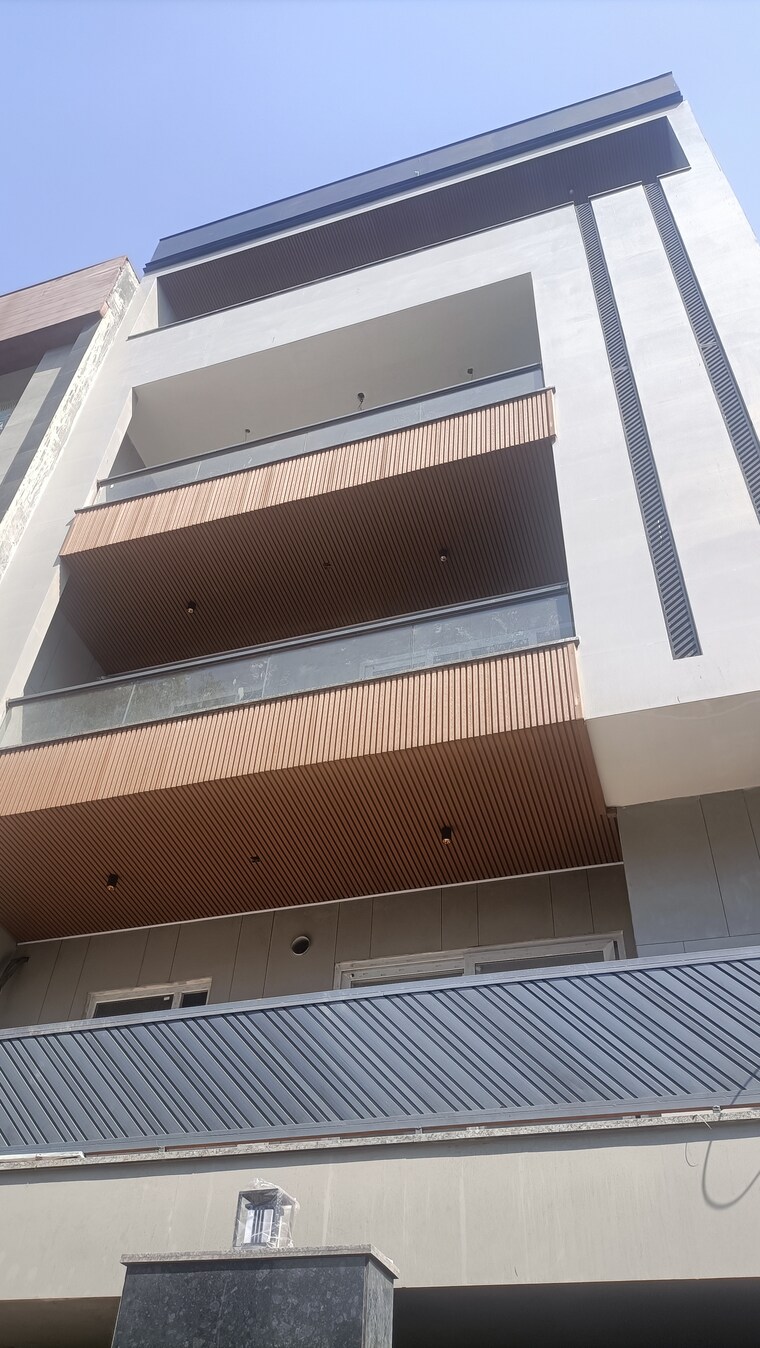 Exterior View, paschim vihar 3.5 Bedroom 200 Sq.Yd. Builder Floor In Paschim Vihar Delhi 8386512