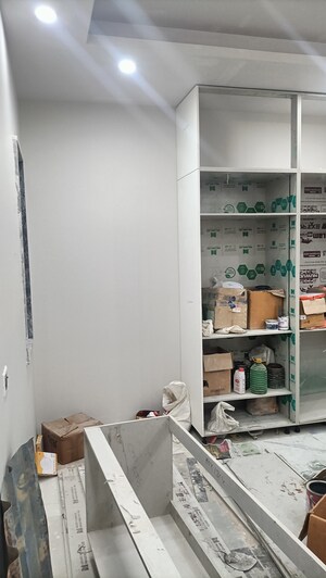 Room in 3.5 BHK Builder Floor at Paschim Vihar – for Sale