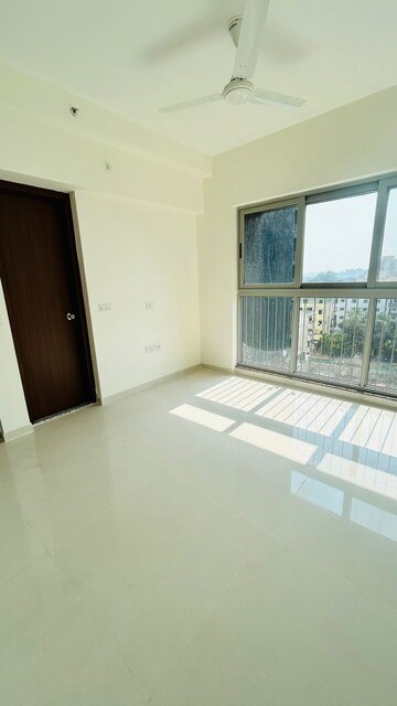 Room in 1 BHK Apartment at Amanora Gold Towers, Hadapsar – for Rent
