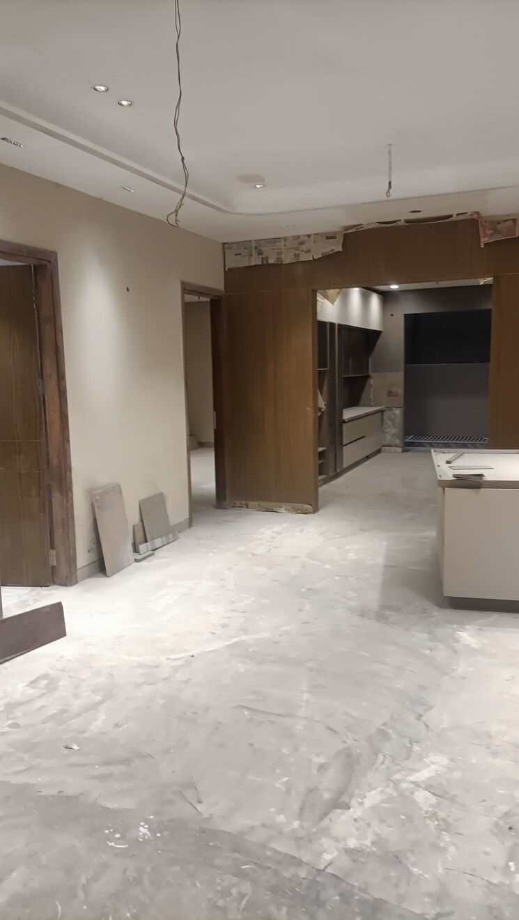 Room, vikas puri 2.5 Bedroom 84 Sq.Yd. Builder Floor In Vikas Puri Delhi 8386544