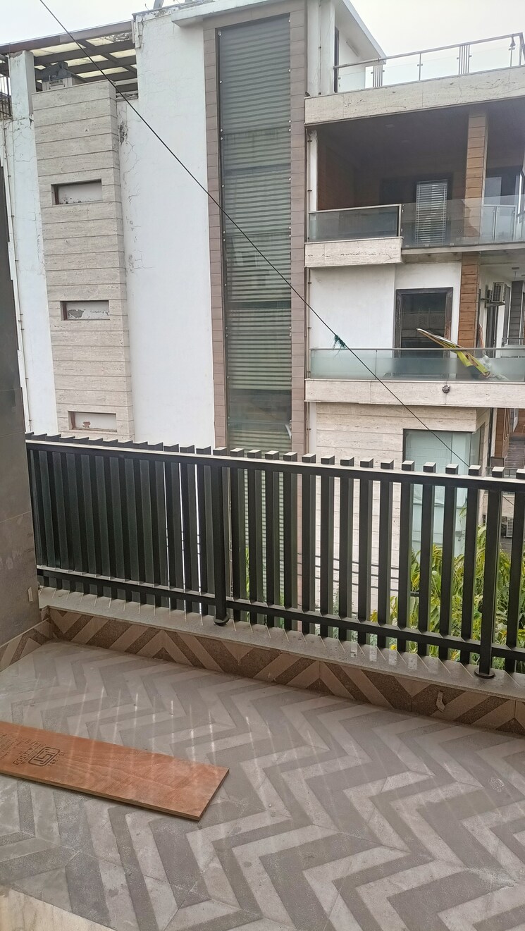 Balcony, vikas puri 2.5 Bedroom 84 Sq.Yd. Builder Floor In Vikas Puri Delhi 8386544
