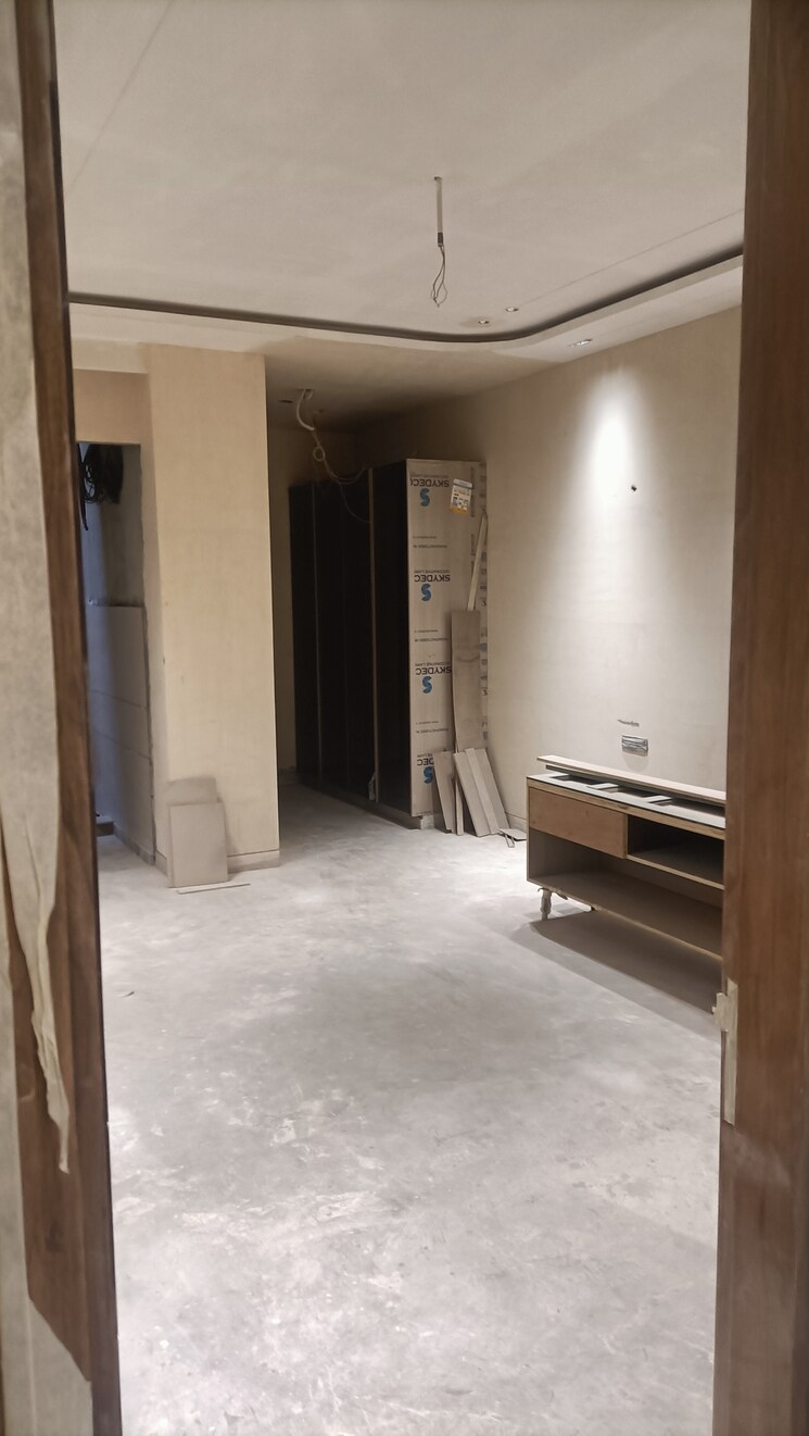 Room, vikas puri 2.5 Bedroom 84 Sq.Yd. Builder Floor In Vikas Puri Delhi 8386544