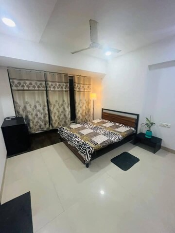 Room in 2 BHK Apartment at Saket – for Rent