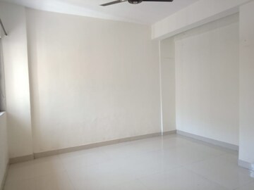 Room in 2 BHK Apartment at Happy Valley, Manpada – for Rent