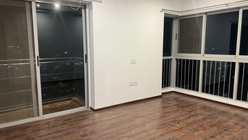 Room in 2 BHK Apartment at Amanora Neo Towers, Hadapsar – for Rent