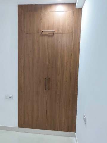 Furnished Amenities in 3 BHK Apartment at Gomti Nagar – for Rent