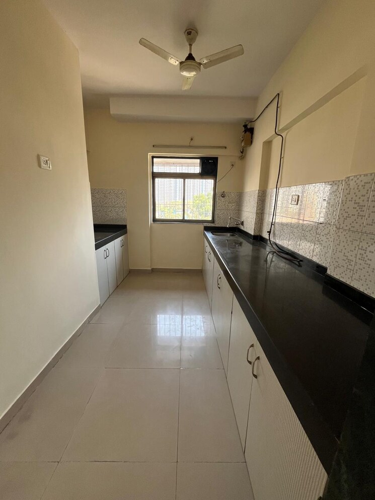 Kitchen, everest-world-aspen 3 Bedroom 950 Sq.Ft. Apartment In Dhokali Thane 8386631